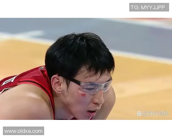 周琦与队友联手连续六场固若金汤，引领球队前进