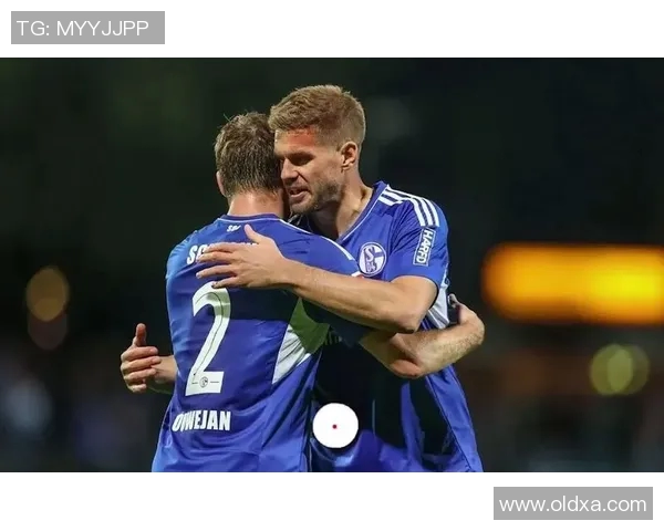 沙尔克04逆袭终结莱比锡不败纪录，重振德甲颜面